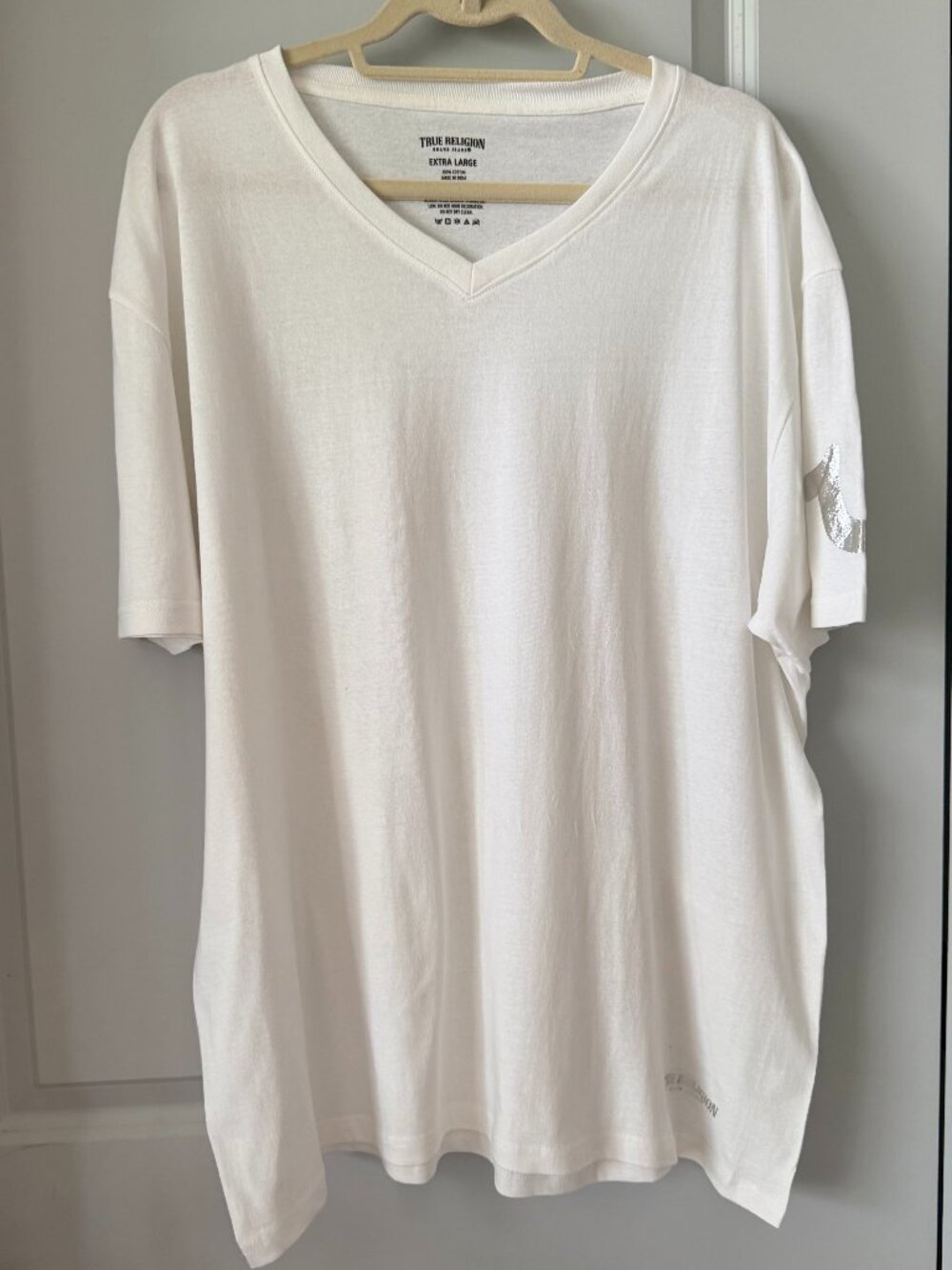 True Religion White V-Neck Short Sleeve Tee Shirt Mens Logo Sz XL 100% Cotton